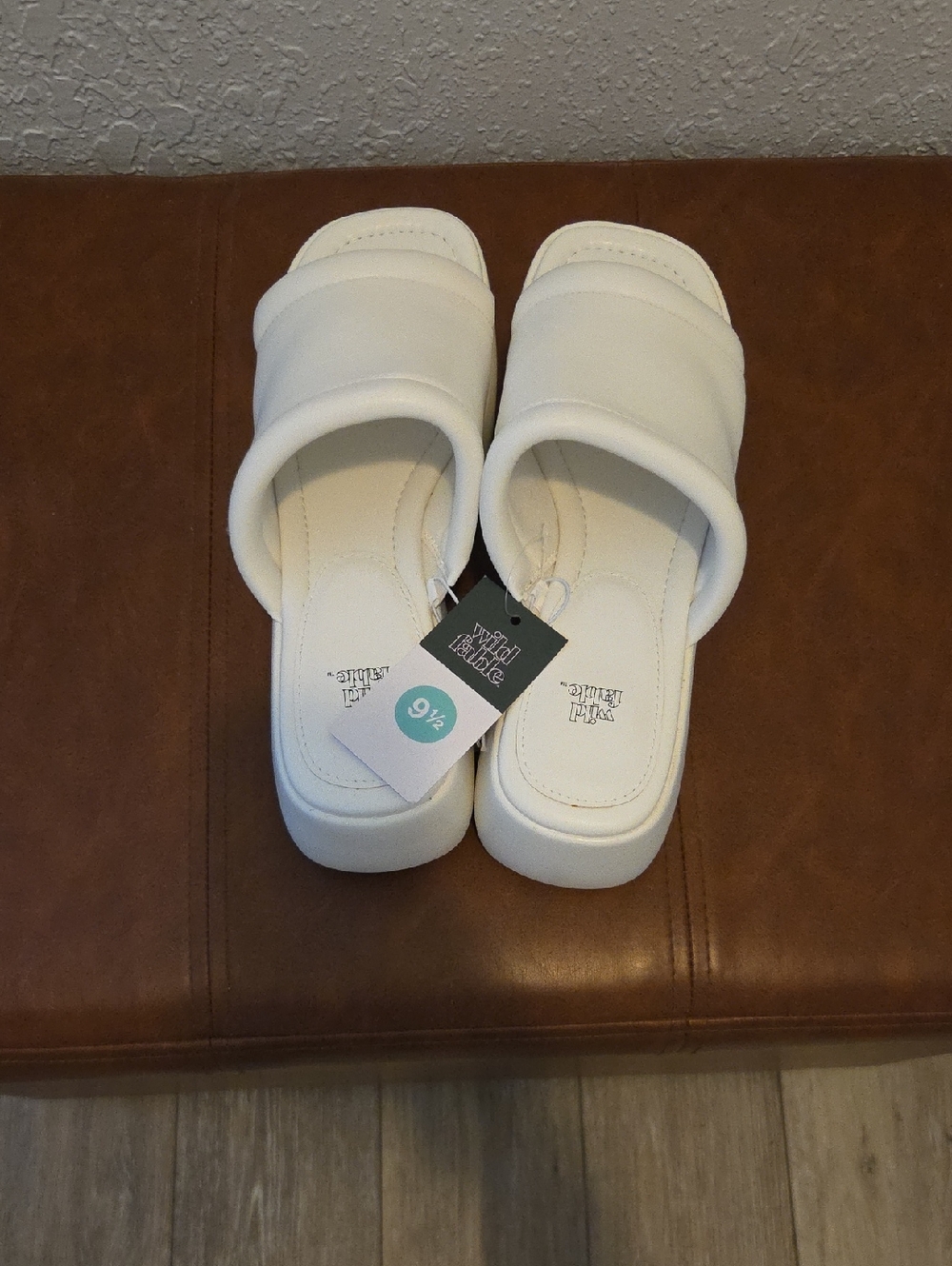 Wild Fable White Platform Slide Sandals - Picture 5 of 6